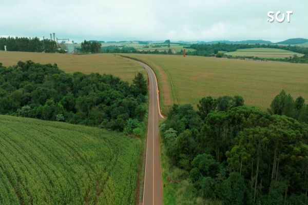 Estrada Rio da Paz em Cascavel recebe asfalto após 30 anos de espera