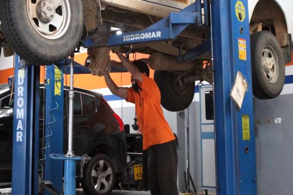 Setor de serviços cresce 5% no 1º trimestre do ano no Paraná; turismo avança 2,7%