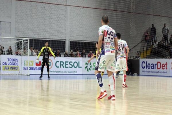Cascavel Futsal vence Jaraguá por 3 a 2 em partida pegada pela LNF