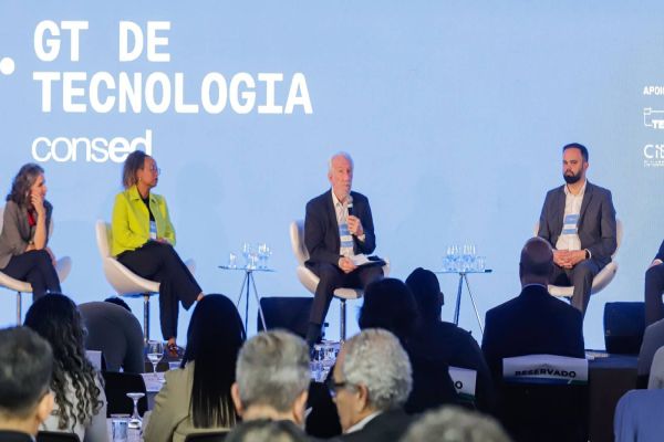 Paraná lidera ranking do Ideb e sedia encontro nacional sobre tecnologia na educação