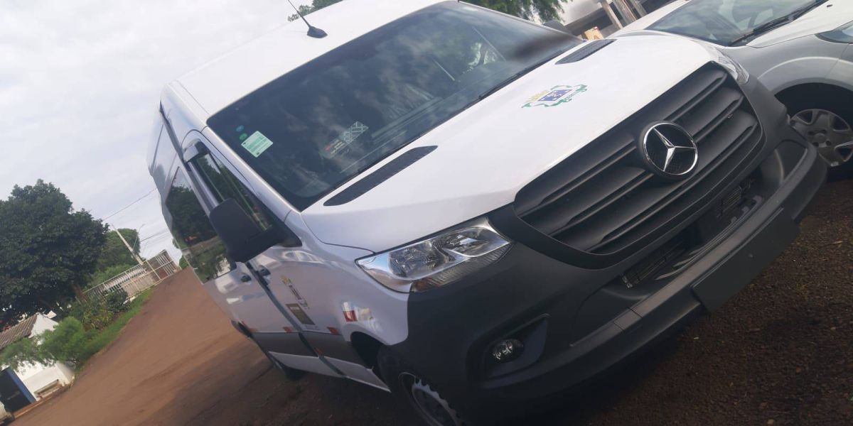 Pacheco garante Van novinha para artistas de Cascavel e R$ 400 mil para reforma do Gilberto Mayer