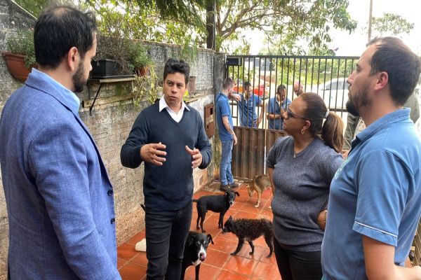 Vereadora Beth Leal visita abrigo de animais São Francisco e reforça compromisso com a causa animal