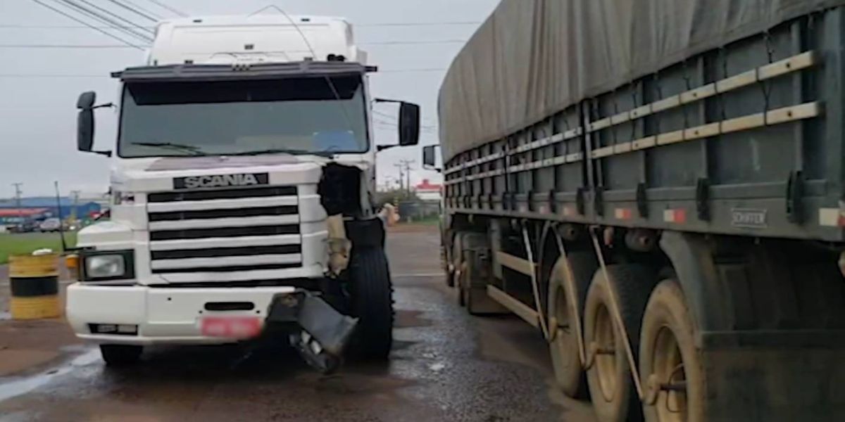 Dois caminhões envolvem em acidente na BR-277 em Cascavel