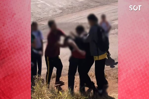 Imagem referente a notícia: Briga envolvendo jovens na saída de colégio no Bairro Morumbi, gera polêmica envolvendo FC Cascavel