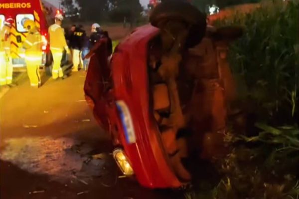 Adolescente de 13 anos é ejetado de veículo durante capotamento na BR-467 em Cascavel