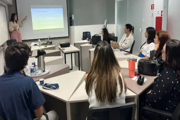 Foto relacionada a notícia: Escolas de idiomas se preparam para a LGPD: Acic promove treinamento para diretores e executivos