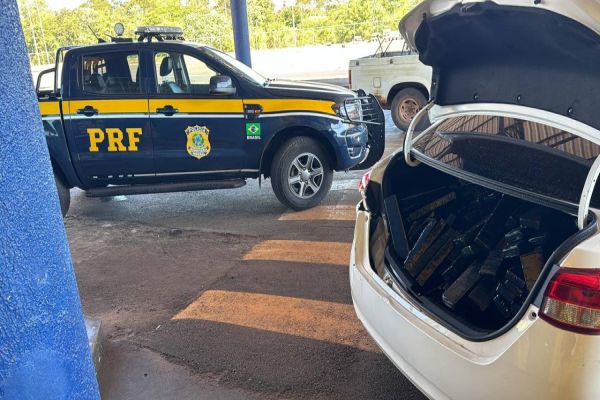 Após fuga, PRF apreende em Guaíra mais de 400 quilos de Maconha em carro roubado