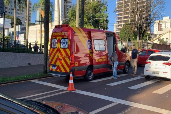 Mulher fica ferida em acidente de trânsito no Centro de Cascavel