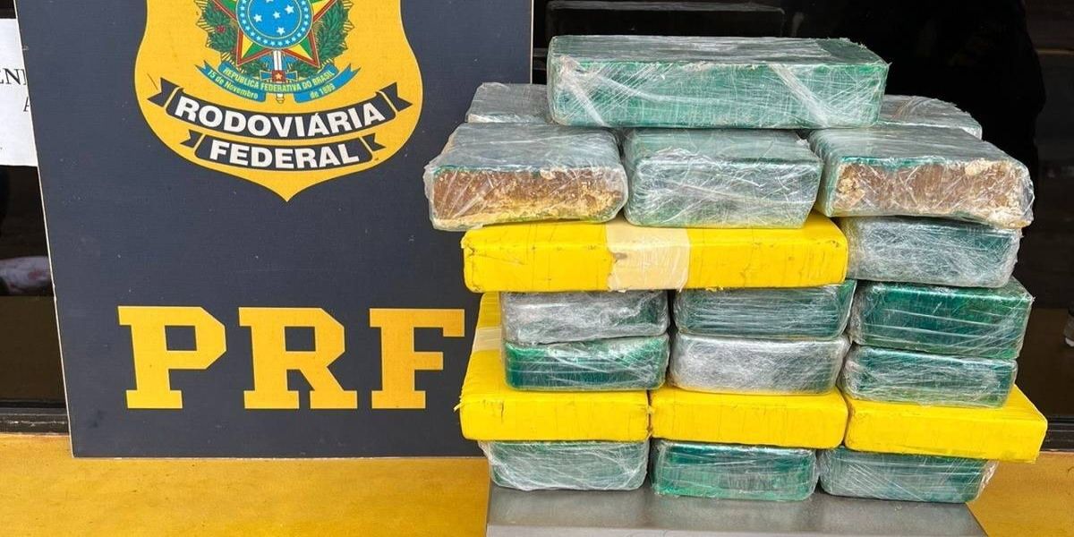 Carro com defeito na luz de freio escondia 19 kg de drogas na BR-369 em Ubiratã