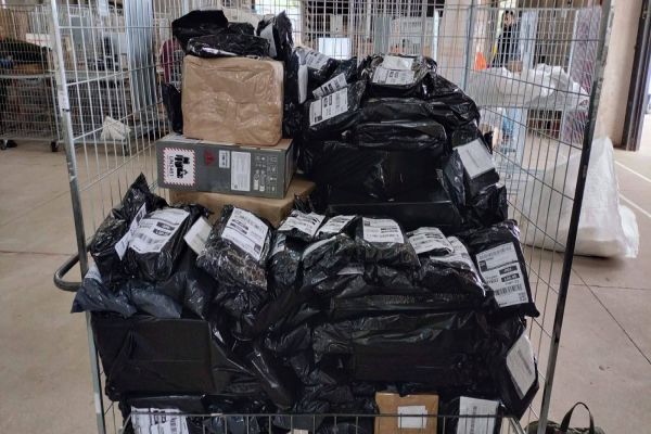 Receita Federal apreende R$ 100 mil em mercadorias irregulares em Cascavel