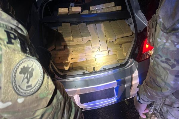 PRF apreende 171 kg de maconha em Guaraniaçu e prende motorista