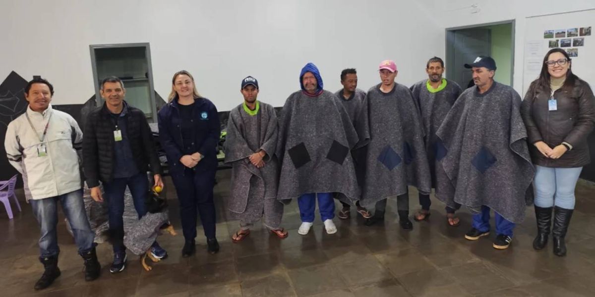Provopar faz roupas para amenizar o frio e atender moradores em situação de rua