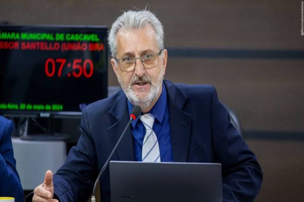 ​Professor Santello pede compra de computadores para Colégio Mário Quintana