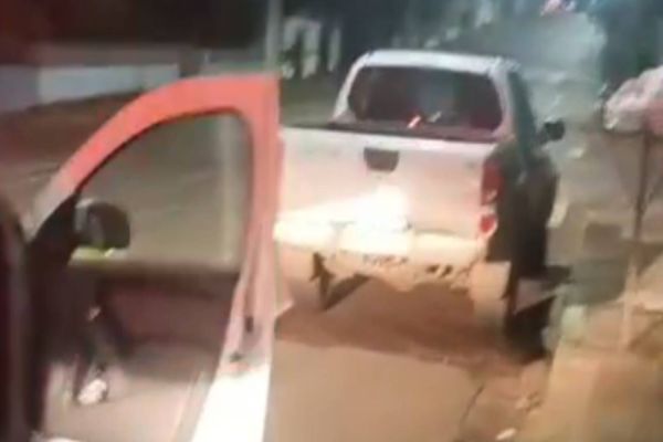 Imagem referente a notícia: Servidor Público é detido dirigindo caminhonete da Prefeitura de Cascavel sob influência de álcool