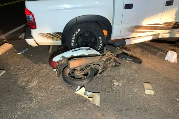 Foto relacionada a notícia: Motociclista fica ferido após grave acidente na BR-277; Motorista da S10 é preso pela PRF
