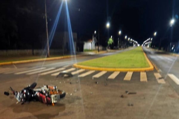 Motociclista fica ferido após colisão contra Celta na PR-317 em Santa Helena
