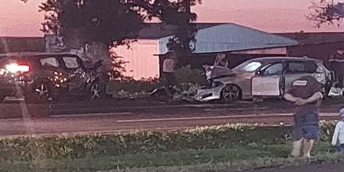 Grave acidente na BR-277 em Santa Tereza do Oeste deixa feridos e um fugitivo