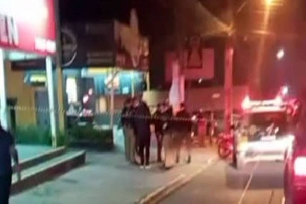 Imagem referente a notícia: Tiroteio em distribuidora deixa dois mortos e quatro feridos em Almirante Tamandaré