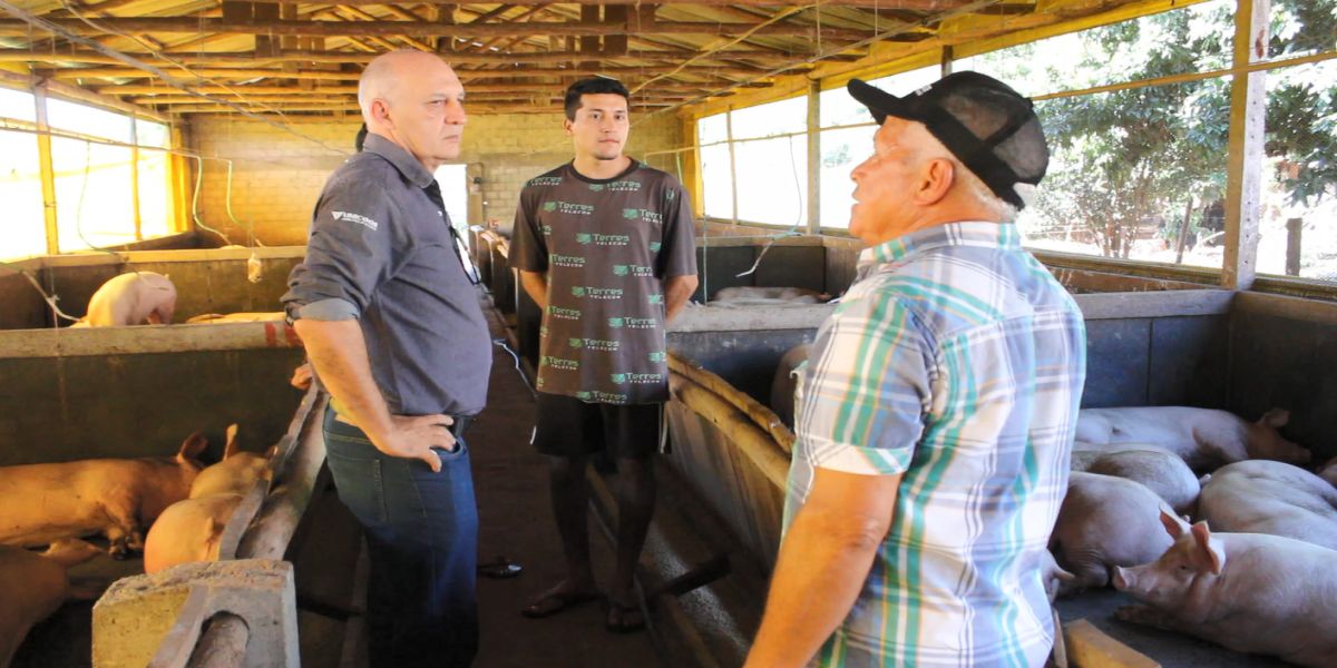 Família unida pela agricultura: Família e cooperativismo constroem futuro promissor no campo