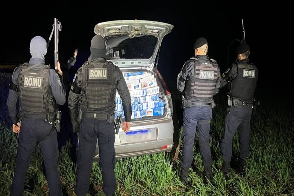 Carro carregado com cigarros é apreendido pela Guarda Municipal na Estrada Chaparral