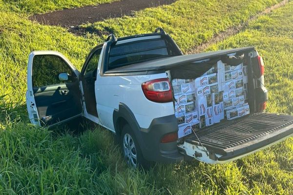 Perseguição na BR 277 termina com apreensão de cigarros contrabandeados e prisão do condutor