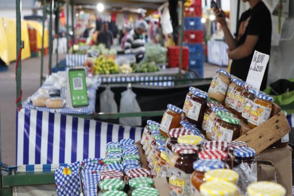 Feirinha do Pequeno Produtor já está em clima de festa caipira em Cascavel