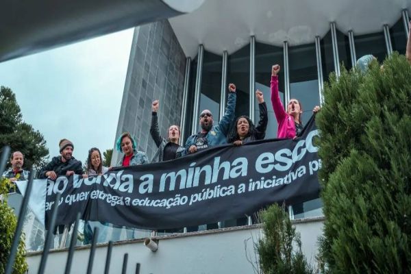 APP-Sindicato reforça greve e marcam ato amanhã em frente aos NREs
