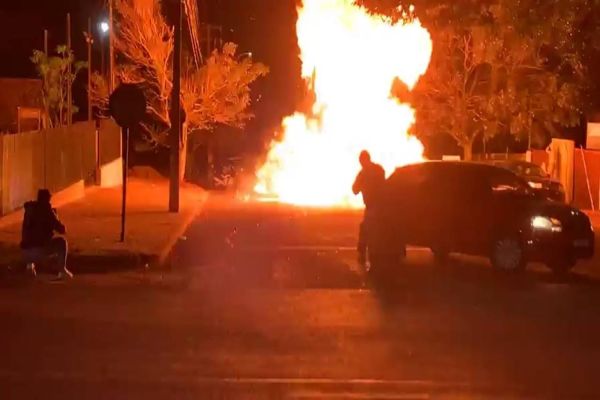 Imagem referente a notícia: Polícia Militar frustra assalto a empresa de valores em Cascavel, durante simulado