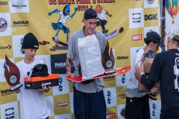 Imagem referente a notícia: Atleta de Toledo conquista título da primeira etapa do Circuito Paranaense de Skate