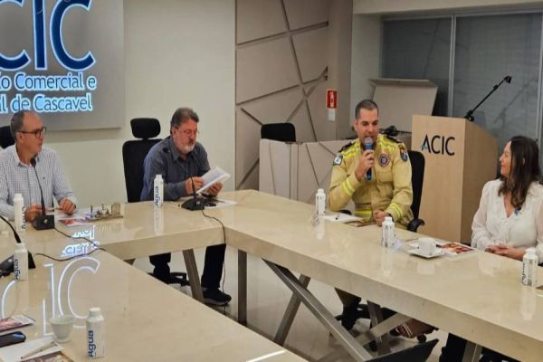 Imagem referente a notícia: Major dos Bombeiros escreve livro inédito que vira guia sobre autismo
