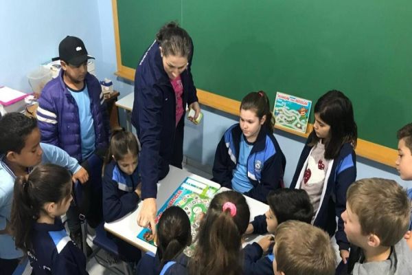 Coopavel se alia a projeto que ensina sobre reciclagem em escolas públicas