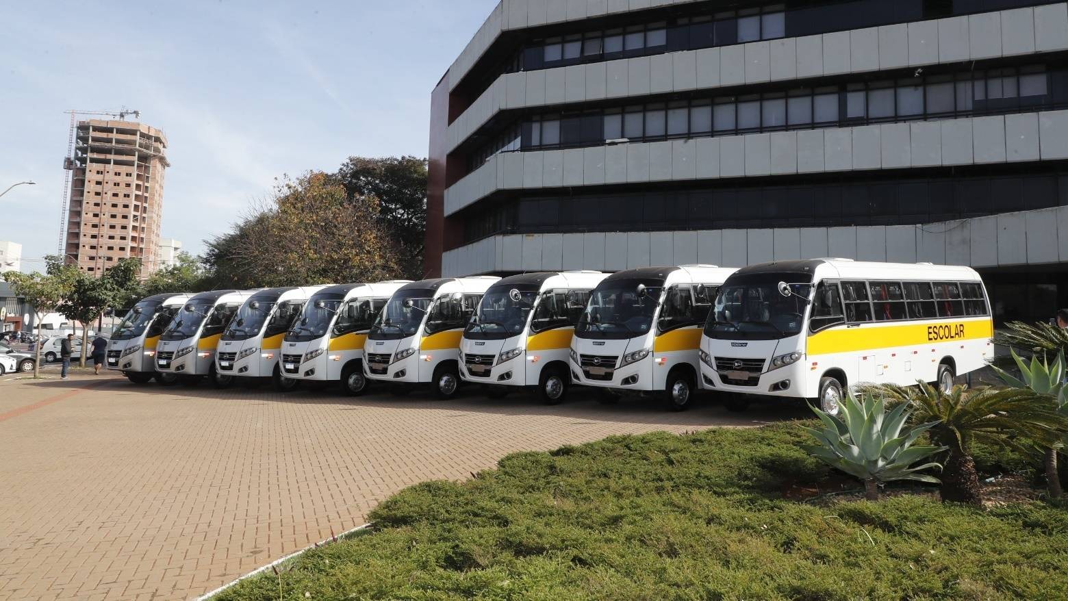 Transporte escolar rural ganha novos ônibus em Cascavel