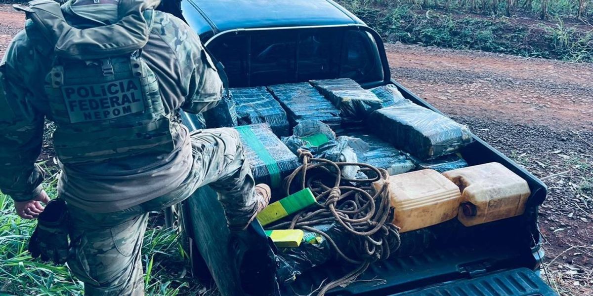 Meia tonelada de maconha apreendida em porto clandestino no Lago de Itaipu
