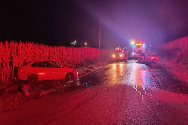 Carro de Cascavel se envolve em colisão frontal na PR-581 em Tupãssi; Seis pessoas ficam feridas
