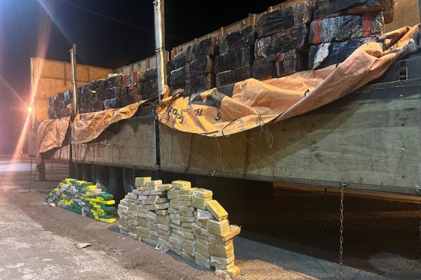 Polícia Rodoviária Federal apreende mais de 4 toneladas de drogas na BR-277 em Ibema