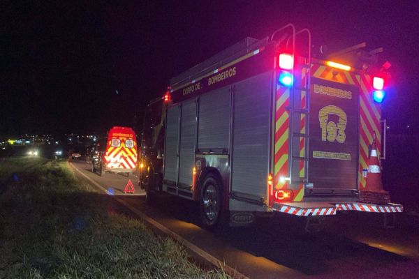 Três acidentes de trânsito simultâneos envolvem vários veículos e motocicleta na BR-467 em Cascavel