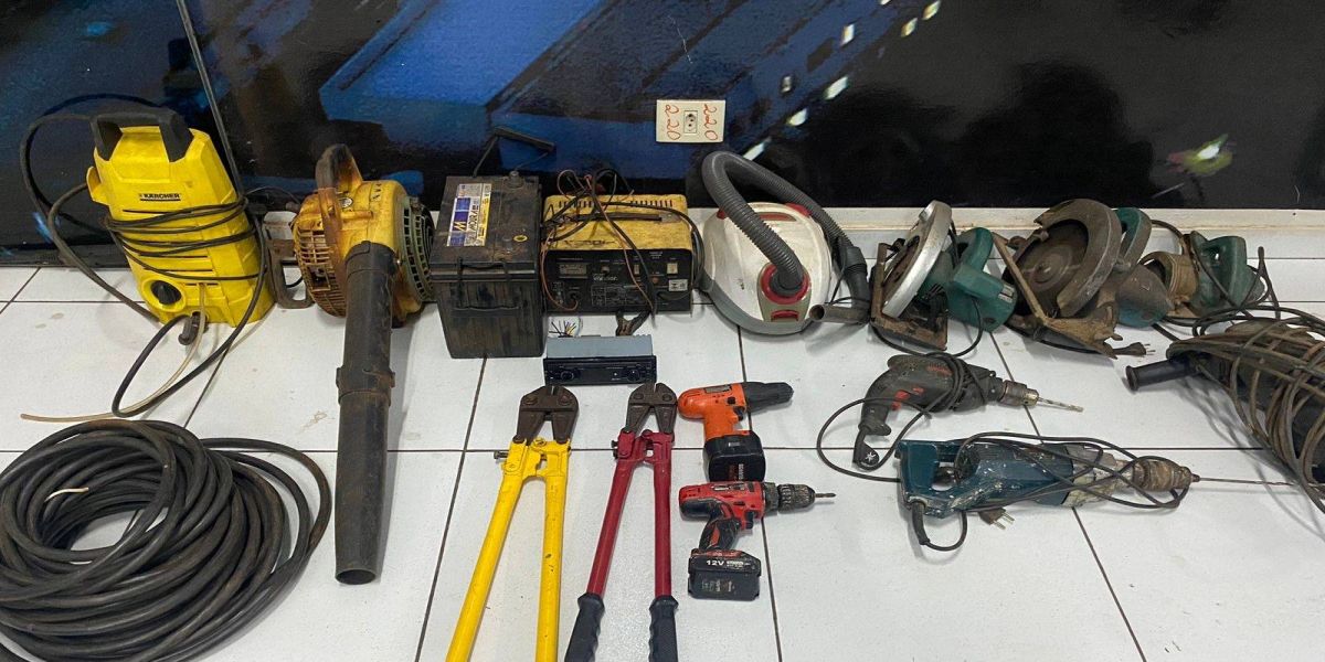 Diversos itens apreendidos em operação da Guarda Municipal no Bairro Cascavel Velho