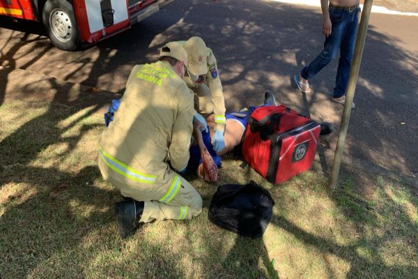 Motociclista fica ferido em acidente no cruzamento da rua Flamingo com a Avenida das Torres