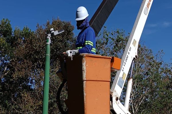 Lago Municipal de Cascavel ganha iluminação em LED mais segura e eficiente