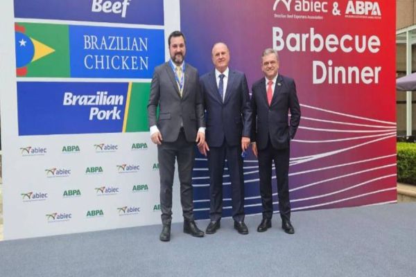 Presidente do Sindiavipar participa de agenda para articulação de novos negócios na China