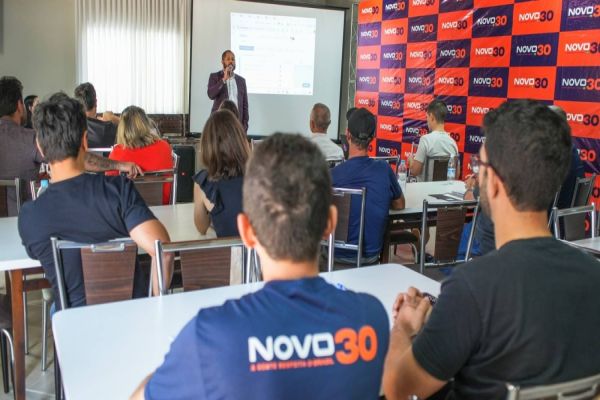 Pré-candidatos a vereador pelo NOVO passam por treinamentos e capacitações