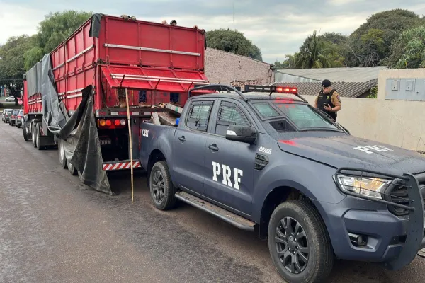 Foto relacionada a notícia: Caminhão carregado com mais de 3 toneladas de maconha é apreendido em Toledo