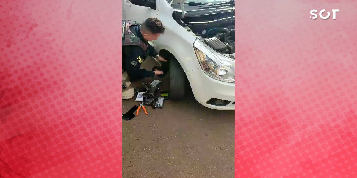 PRF apreende 90 celulares contrabandeados em fundo falso no Oeste do Paraná