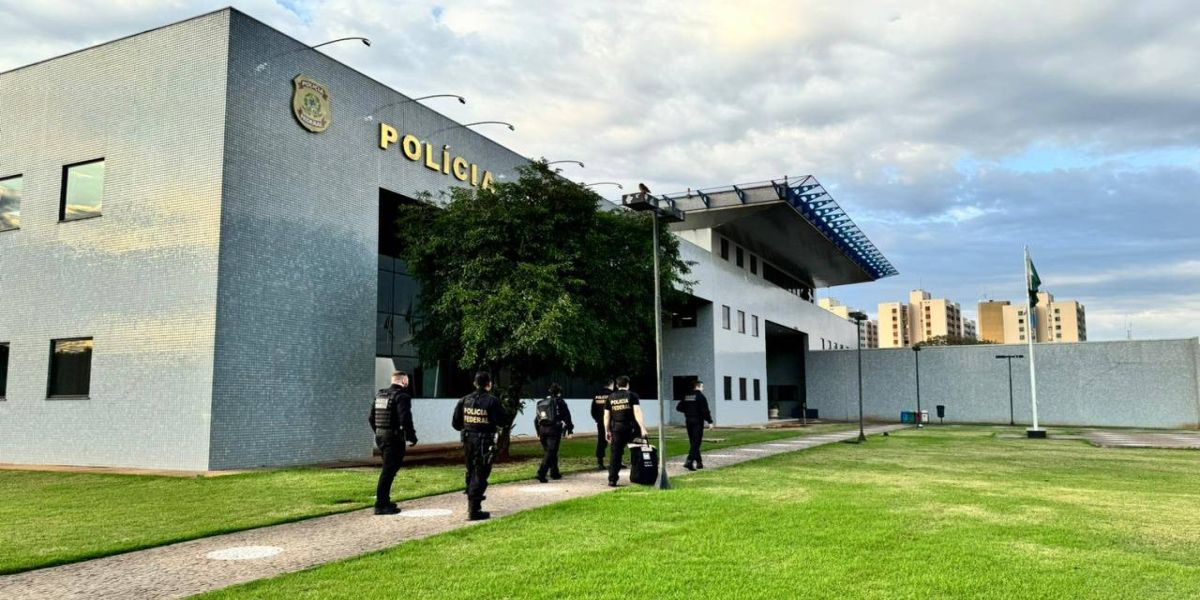 PF deflagra operação de combate ao contrabando envolvendo servidor da segurança pública no Oeste