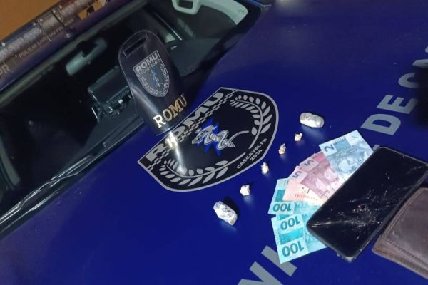 Homem de 33 anos é preso em flagrante por tráfico de drogas no Bairro Julieta Bueno