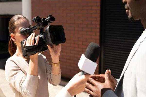 Especialistas que compartilham conhecimento fortalecem sua autoridade e combatem a desinformação