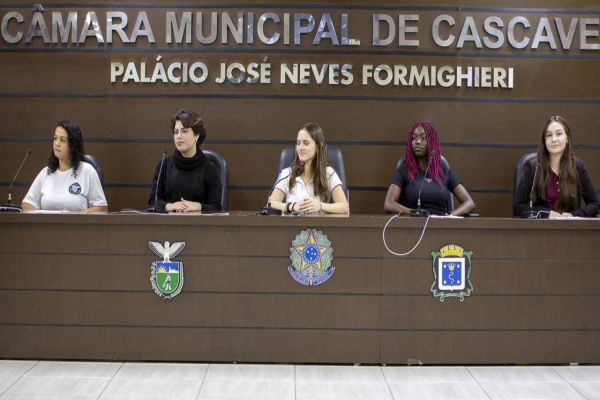 Câmara Jovem de Cascavel se reúne e elege Mesa Diretora composta somente por mulheres