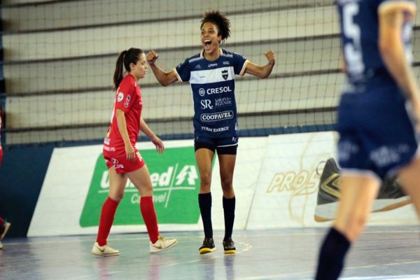 Stein Cascavel vence o UCDB por 3 a 0, pela Liga Feminina de Futsal