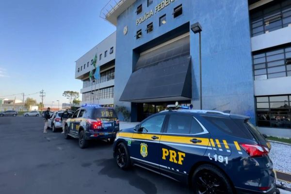 Imagem referente a notícia: Ação conjunta prende 3 suspeitos de tentativa de roubo a carro-forte no aeroporto de Caxias do Sul