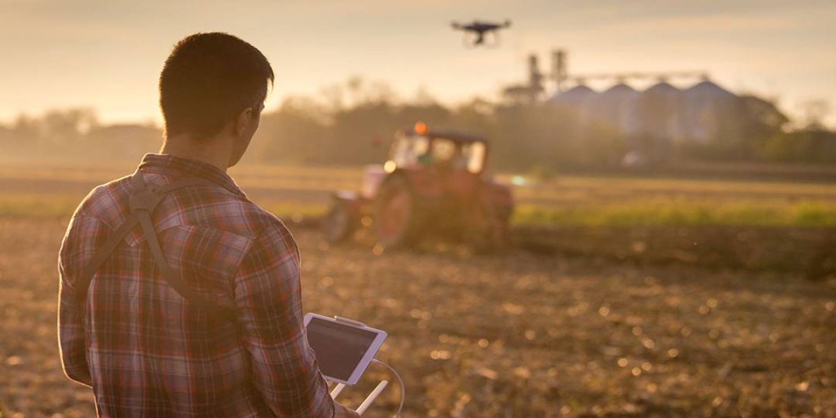 Fundetec e Senar-PR oferecem treinamento de pilotagem de drones no oeste do Paraná